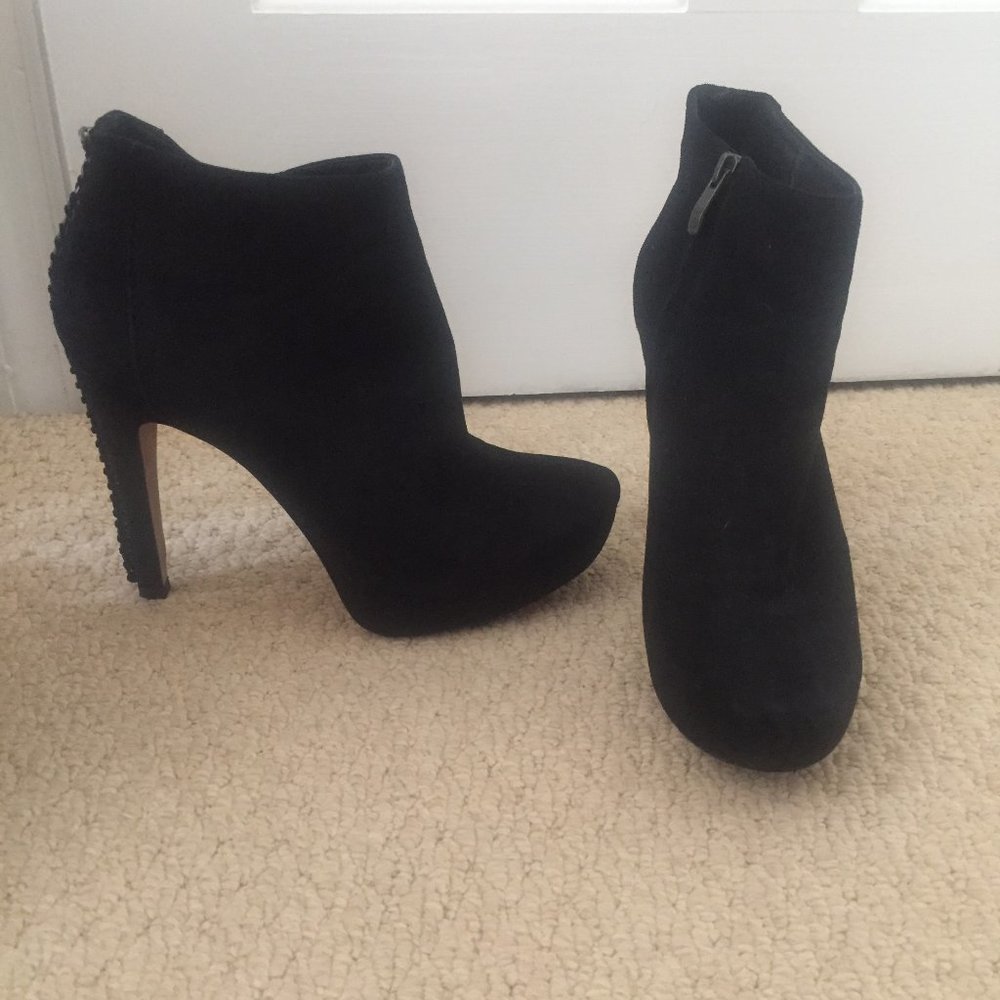 Vince Camuto Cannon Black Suede Ankle Boots (9.5)